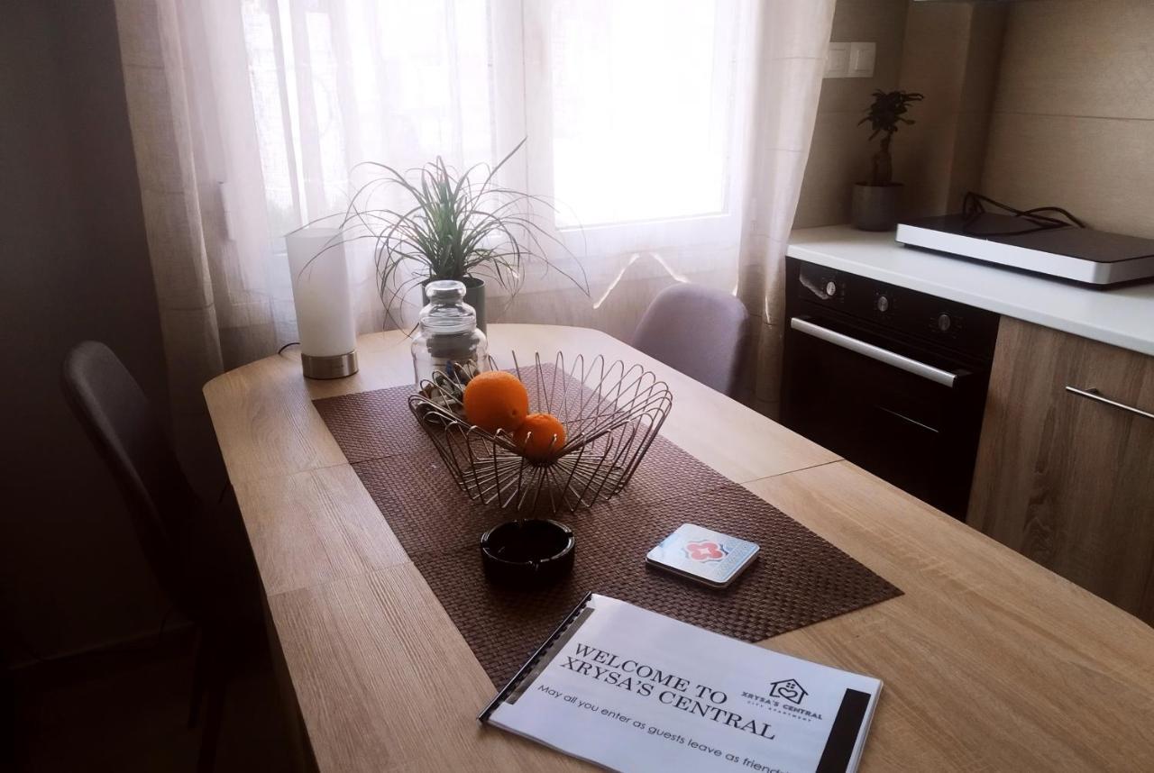 Xrysa'S Central City Apartment Missolonghi Bagian luar foto