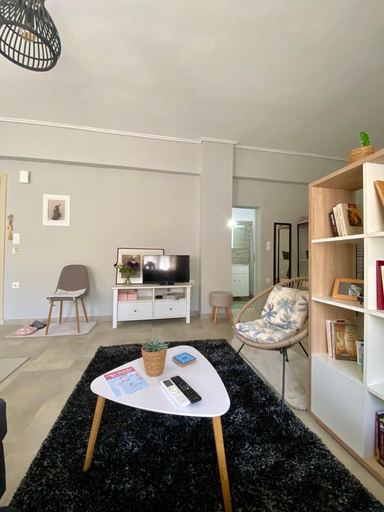 Xrysa'S Central City Apartment Missolonghi Bagian luar foto