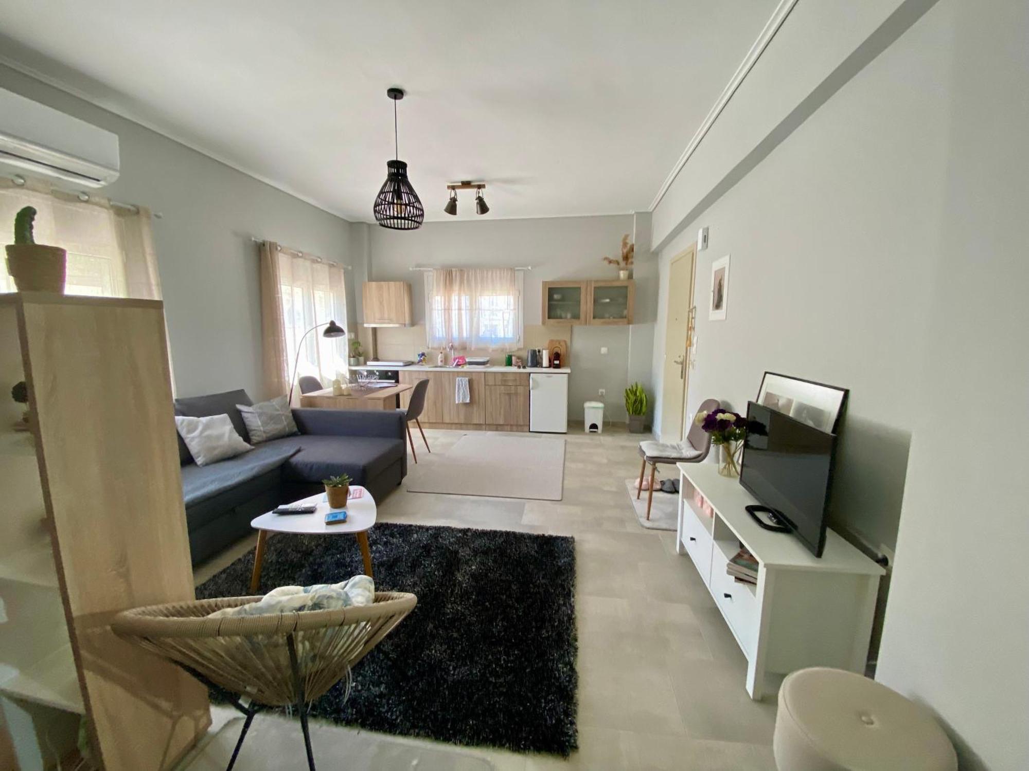 Xrysa'S Central City Apartment Missolonghi Bagian luar foto