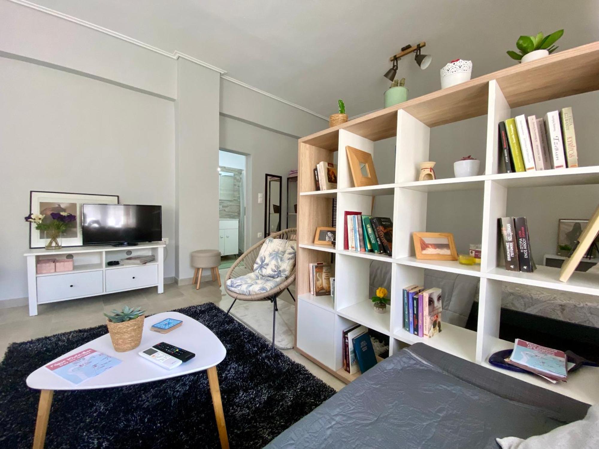 Xrysa'S Central City Apartment Missolonghi Bagian luar foto