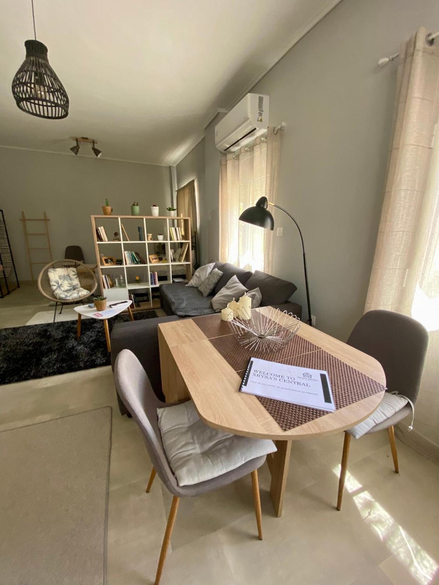 Xrysa'S Central City Apartment Missolonghi Bagian luar foto