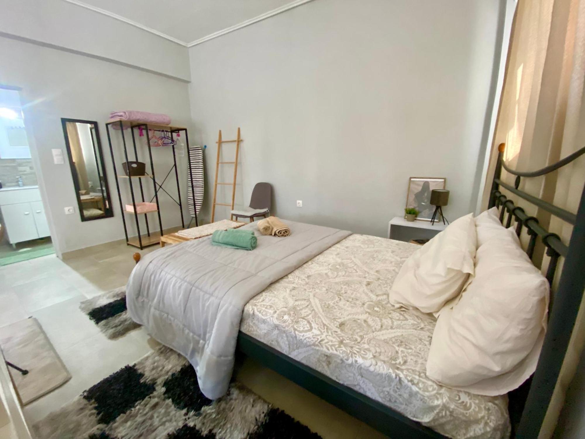 Xrysa'S Central City Apartment Missolonghi Bagian luar foto