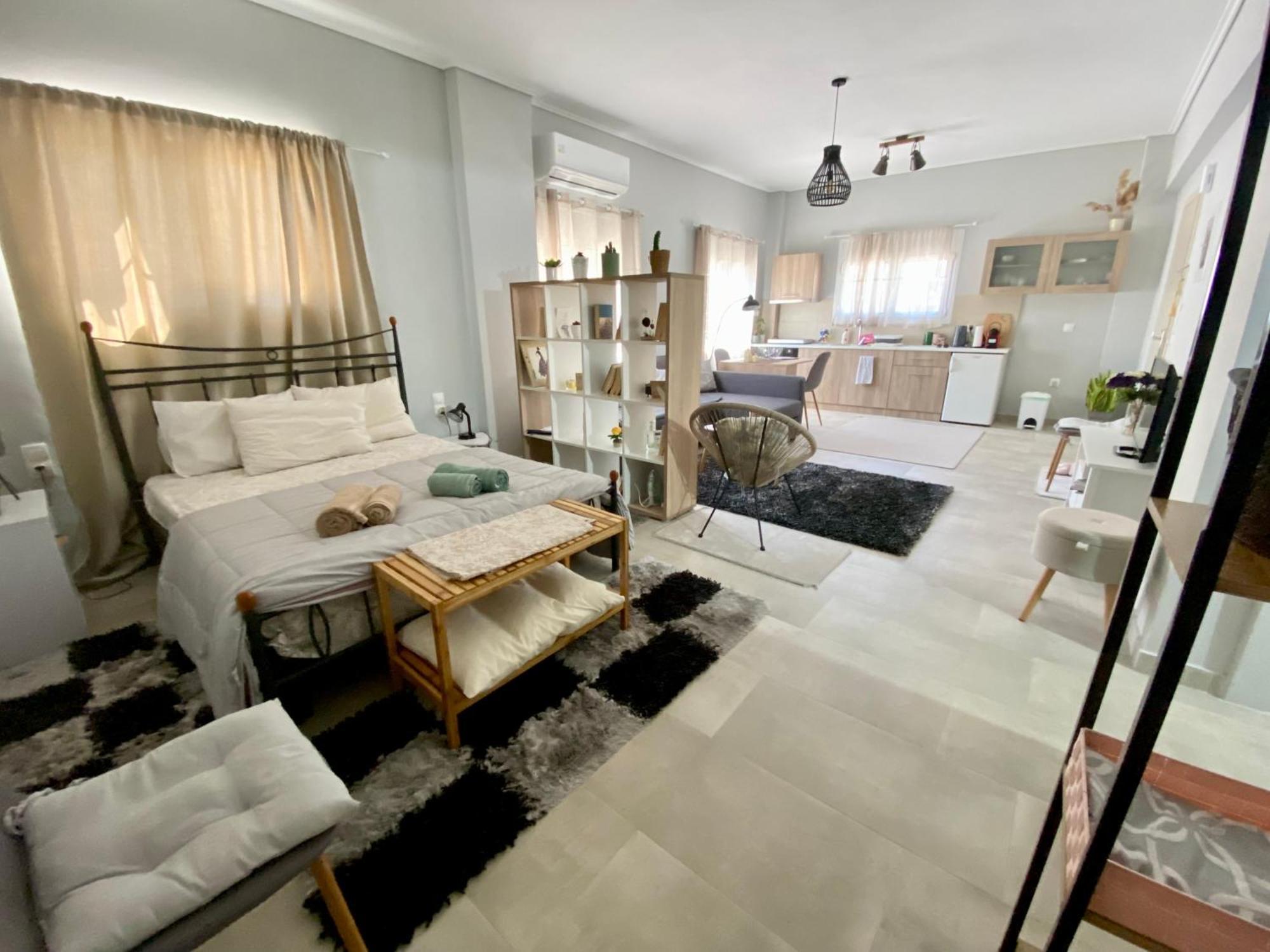 Xrysa'S Central City Apartment Missolonghi Bagian luar foto